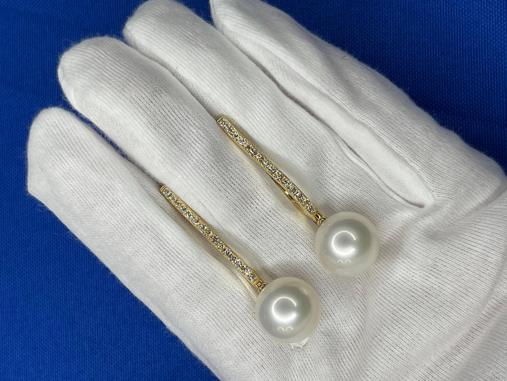 South Sea White Pearl Diamond 18 Karat Yellow Gold Hinge Line Drop Hoop Earrings