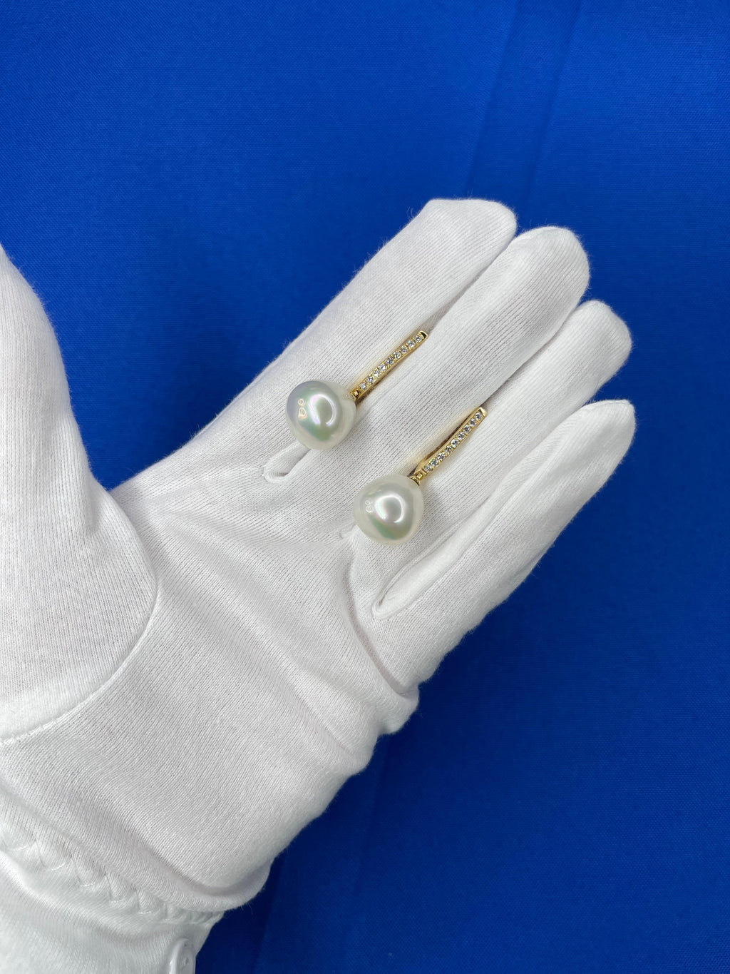 South Sea White Pearl Diamond 18 Karat Yellow Gold Hinge Line Drop Hoop Earrings