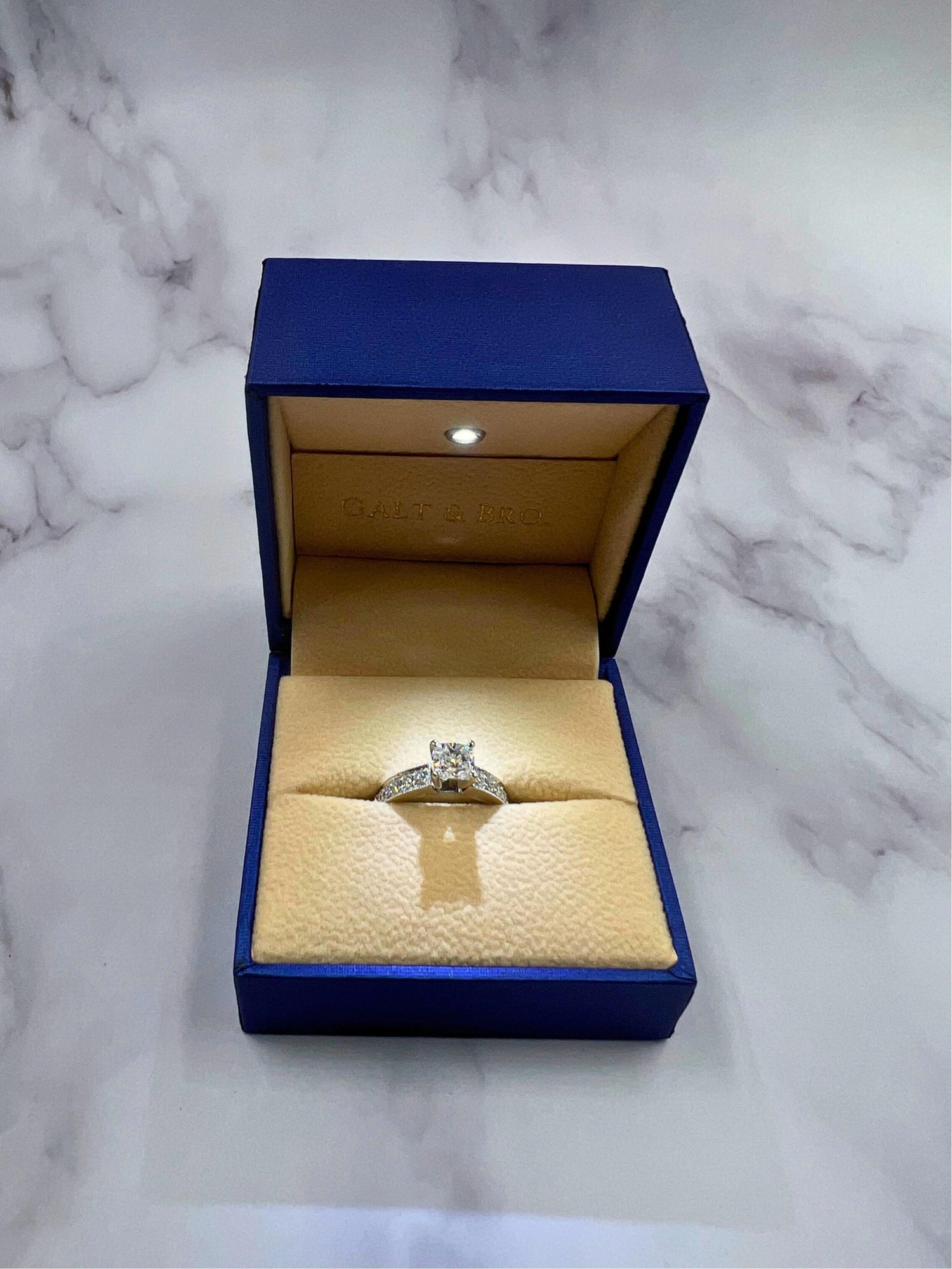 Square Cushion Cut Shape Diamond 18k White Gold Engagement Solitaire Ring