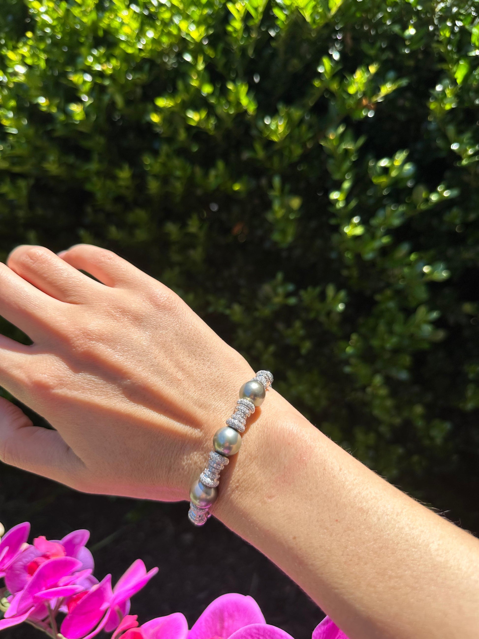 Tahitian Black Dark Grey Pearl Diamond Pave Set White Gold Bangle Cuff Bracelet