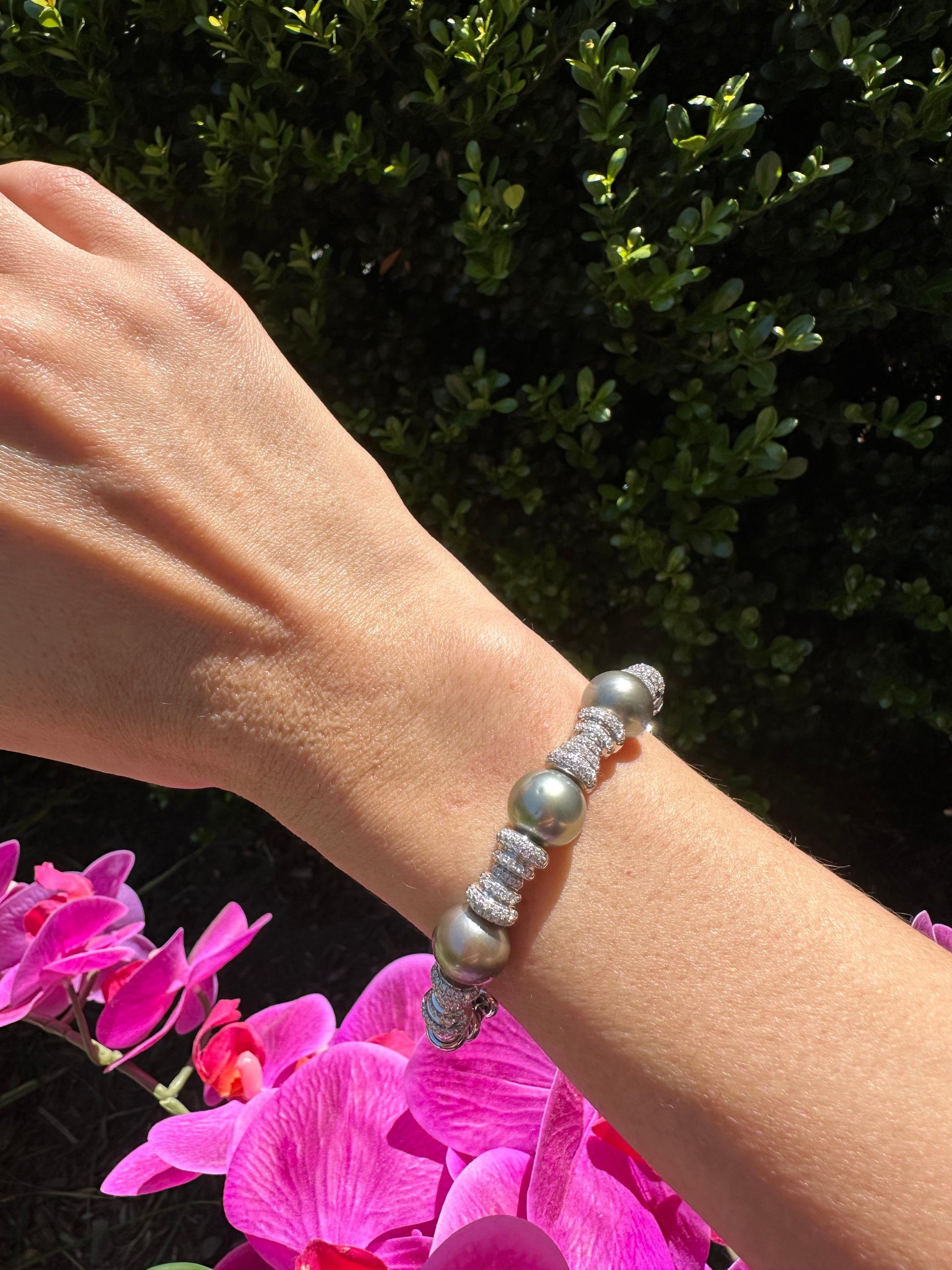 Tahitian Black Dark Grey Pearl Diamond Pave Set White Gold Bangle Cuff Bracelet