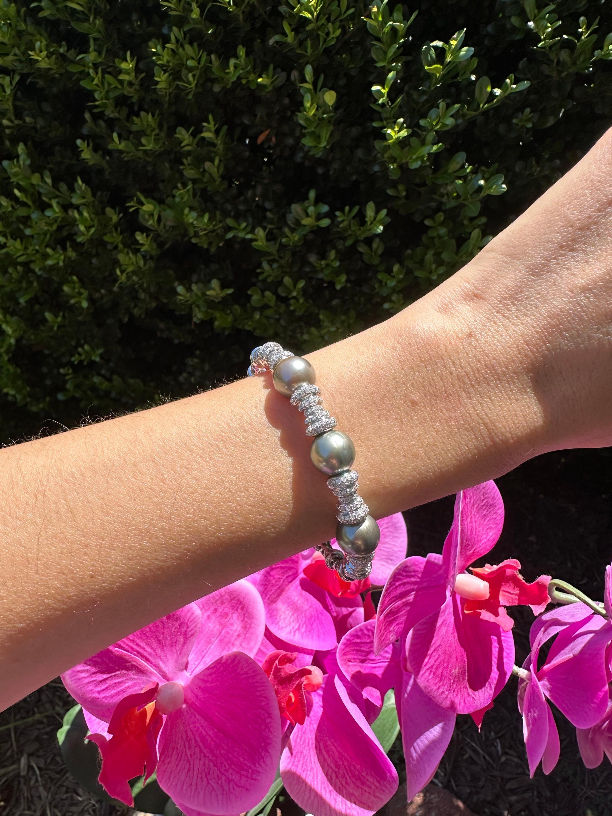 Tahitian Black Dark Grey Pearl Diamond Pave Set White Gold Bangle Cuff Bracelet
