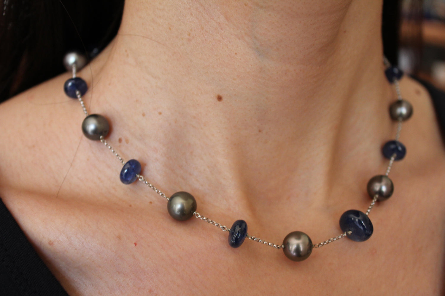 Tahitian Silver Grey Black Pearl Blue Sapphire Bead White Gold Chain Necklace