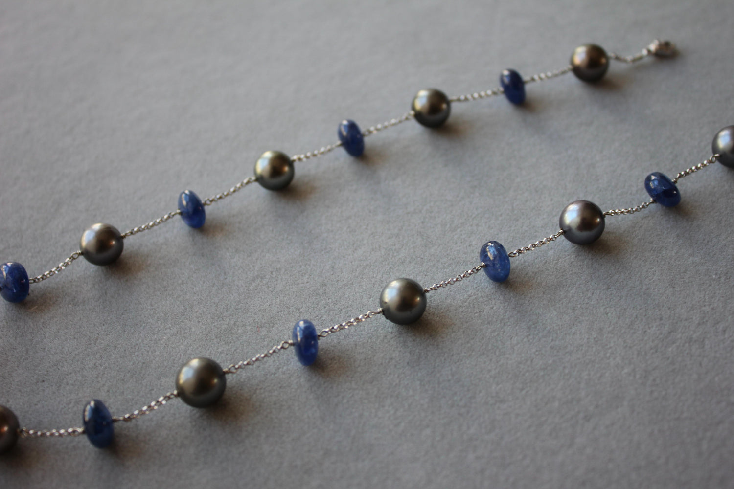 Tahitian Silver Grey Black Pearl Blue Sapphire Bead White Gold Chain Necklace