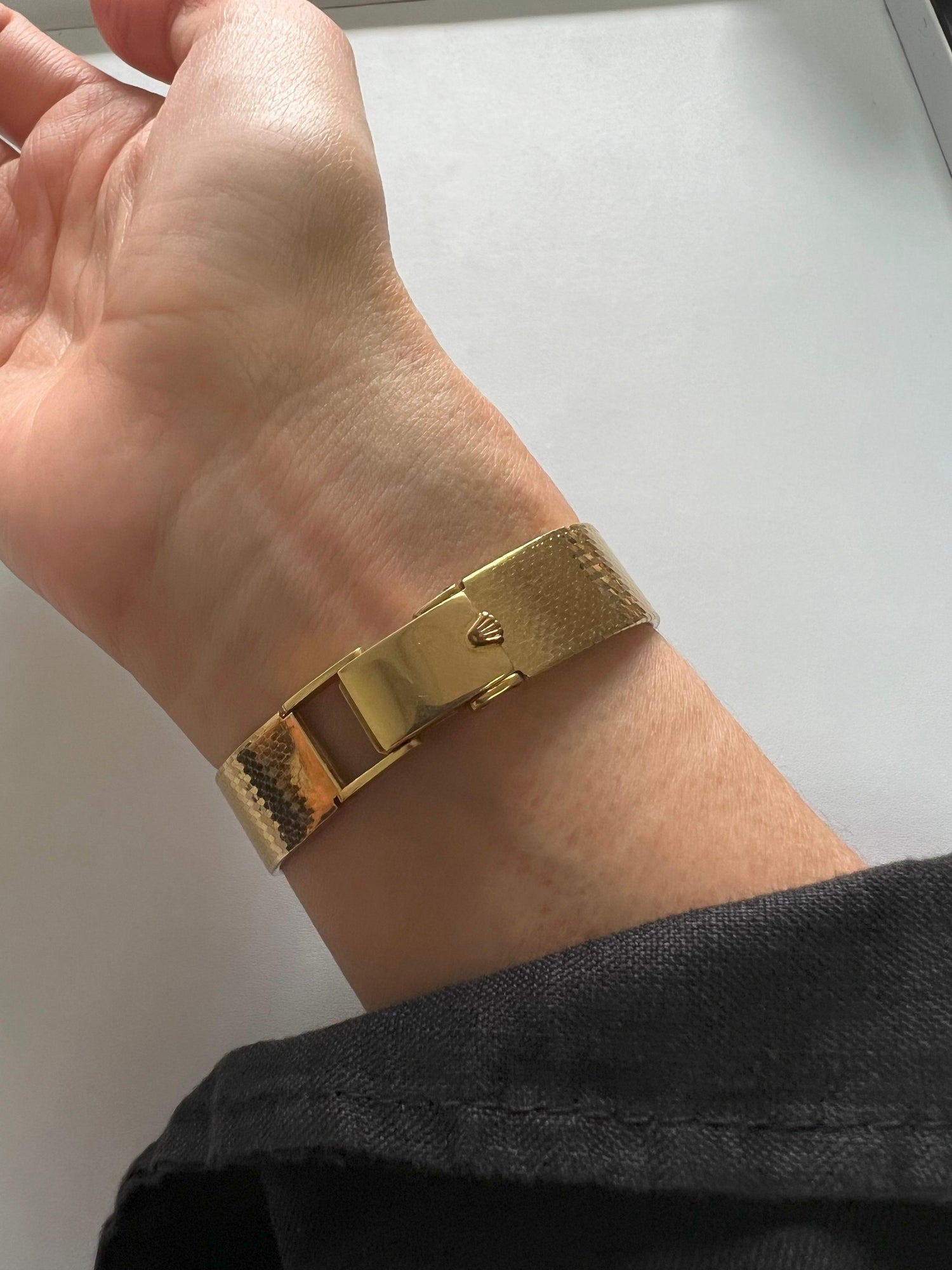 Vintage Rolex Orchid Diamonds Halo Set 18 Karat Yellow Gold Estate Classic Watch