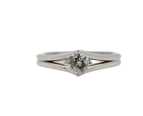 Vintage Style Brilliant Cut Round Shape Silvery Grey White Diamond Solitaire 18K