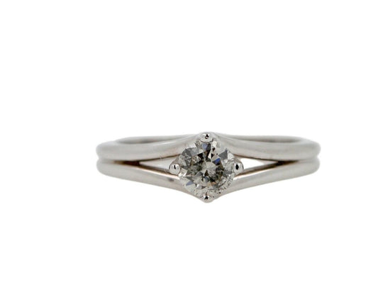 Vintage Style Brilliant Cut Round Shape Silvery Grey White Diamond Solitaire 18K