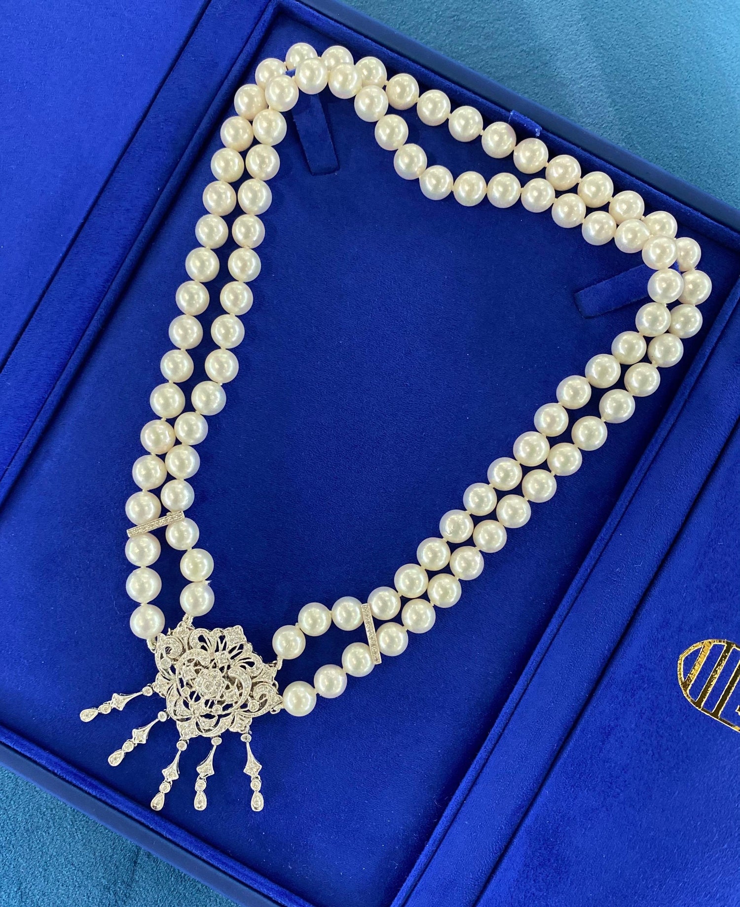 White Japanese Akoya Pearl Diamond 18 Karat White Gold Necklace Brooch Pin Combo