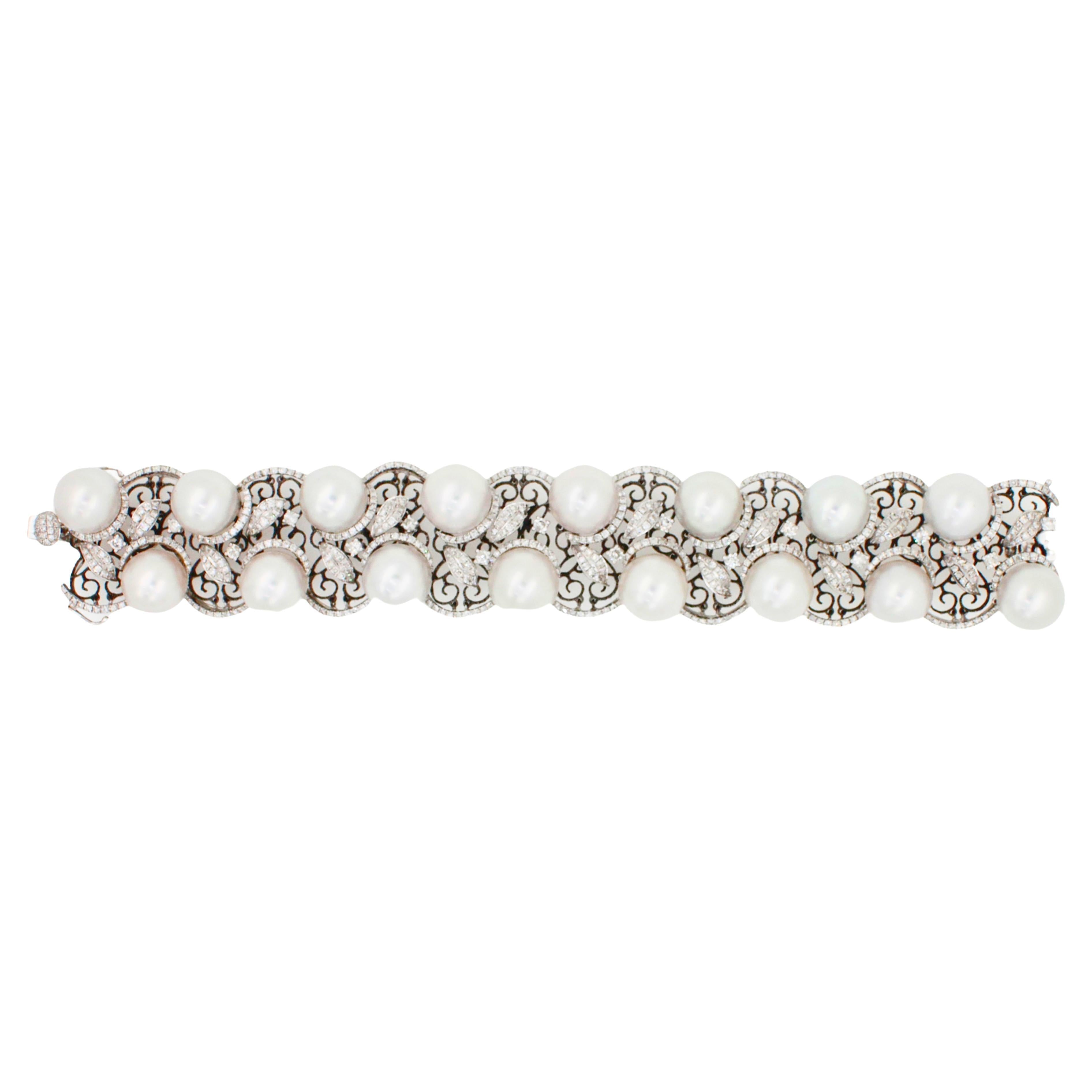 White South Sea Pearl Diamond 18 Karat White Gold Statement Chunky Bracelet