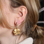 Carrera y Carrera Gardenia gold & rock crystals & diamonds 18K Gold earrings