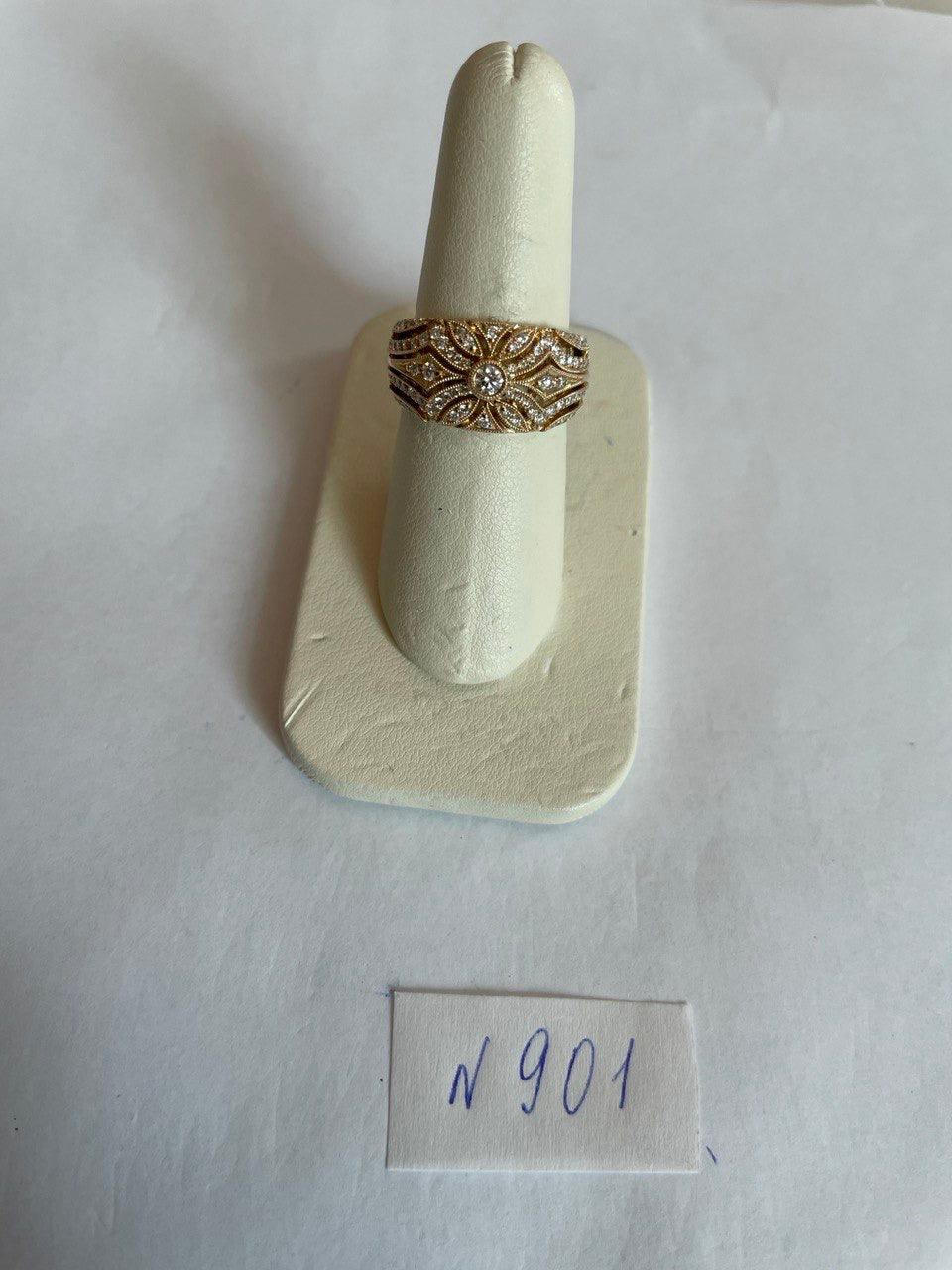 Edwardian Style Diamond Bezel Filigree 14K Yellow Gold Vintage Details Band Ring