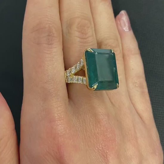 Fancy Vivid Green Emerald Shape Step Cut Emerald Diamond Cocktail Statement Uniq